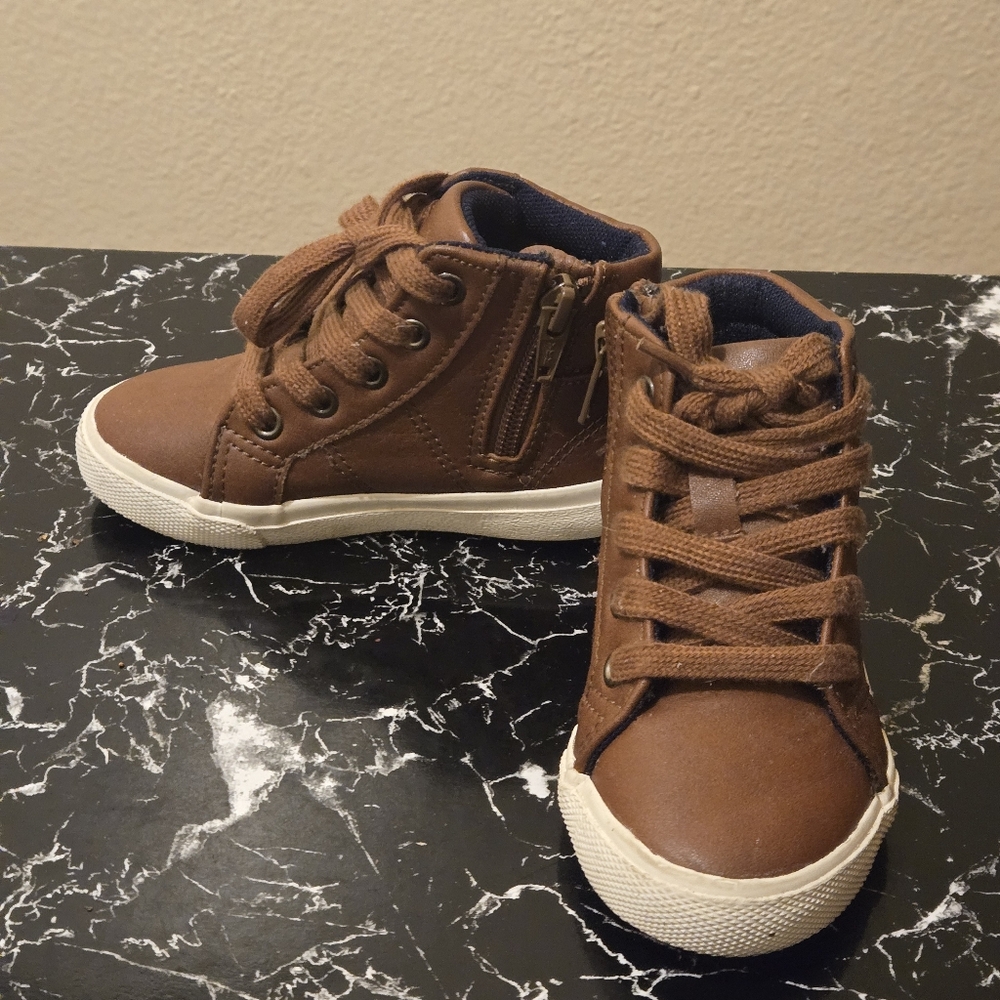 🍒🍒 Cat & Jack Brown Kids High-Top Sneakers - Picture 4 of 9